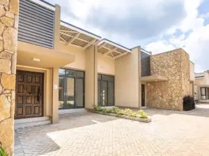 Townhouse/Cluster for Sale