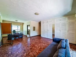 4 Bedroom House to Rent in Greystone Park