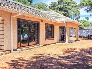4 Bedroom House to Rent in Greystone Park