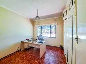 4 Bedroom House to Rent in Greystone Park