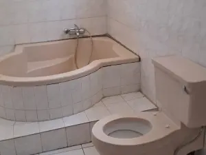 3 Bedroom House to Rent in Greendale North