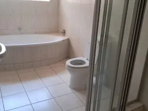 3 Bedroom House to Rent in Greendale North