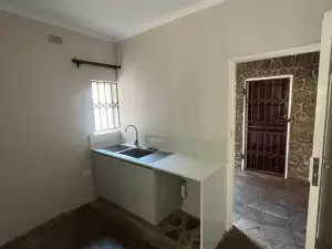 6 Bedroom House to Rent in Greendale