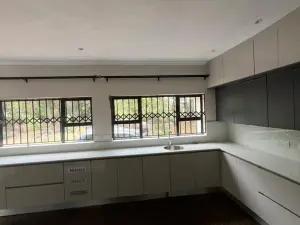 6 Bedroom House to Rent in Greendale