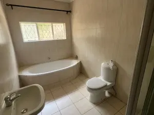 6 Bedroom House to Rent in Greendale