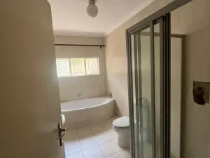 6 Bedroom House to Rent in Greendale