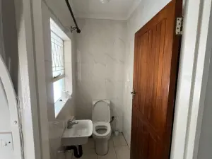 6 Bedroom House to Rent in Greendale