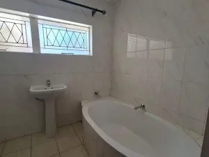 6 Bedroom House to Rent in Greendale