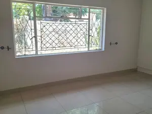 6 Bedroom House to Rent in Greendale