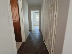 6 Bedroom House to Rent in Greendale