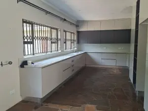 6 Bedroom House to Rent in Greendale