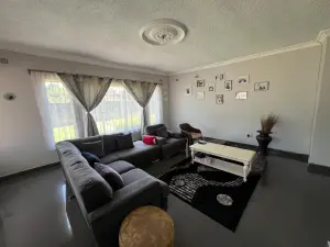 5 Bedroom House to Rent in Strathaven