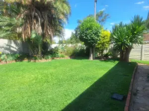 3 Bedroom Cottage/Garden Flat to Rent in Athlone