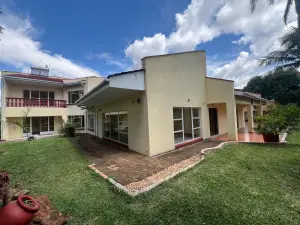 4 Bedroom House to Rent in Borrowdale West