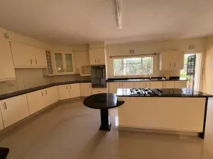 4 Bedroom House to Rent in Borrowdale West