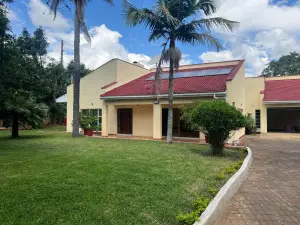 4 Bedroom House to Rent in Borrowdale West