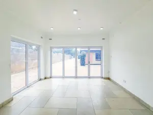 Other Commercial to Rent in Avondale