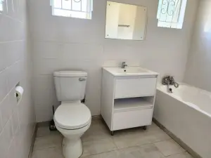 Flat/Apartment to Rent in Avondale