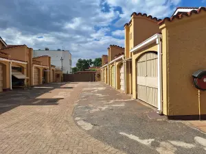 Townhouse/Cluster to Rent in Avenues