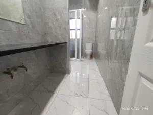 Flat/Apartment to Rent in Avondale West