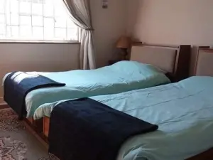 3 Bedroom House to Rent in Greendale