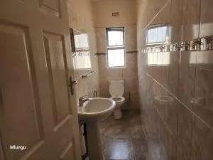 6 Bedroom House to Rent in Manresa