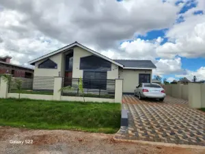 3 Bedroom House to Rent in Borrowdale