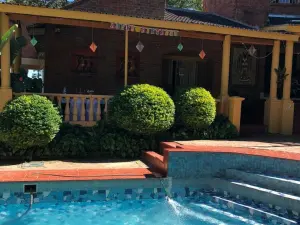 9 Bedroom House to Rent in Greystone Park