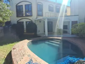 Townhouse/Cluster to Rent in Newlands
