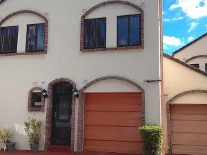 Townhouse/Cluster to Rent in Newlands