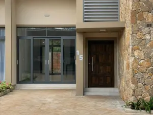 Townhouse/Cluster to Rent in Pomona