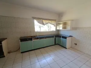 6 Bedroom House to Rent in Gunhill