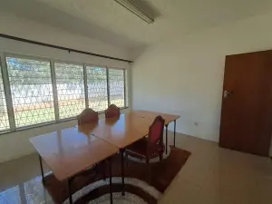 6 Bedroom House to Rent in Gunhill