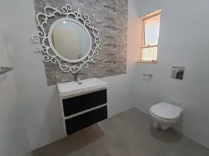 6 Bedroom House to Rent in Gunhill