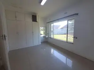 6 Bedroom House to Rent in Gunhill