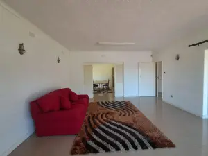 6 Bedroom House to Rent in Gunhill