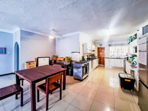 Flat/Apartment to Rent in Highlands