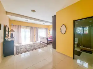 6 Bedroom House to Rent in Emerald Hill