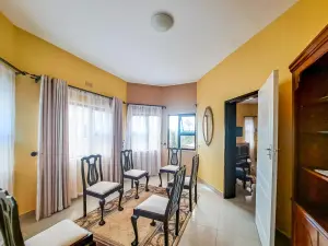 6 Bedroom House to Rent in Emerald Hill