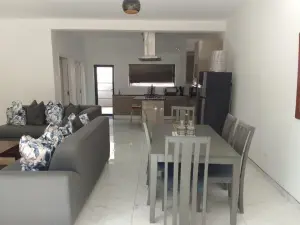 Townhouse/Cluster to Rent in Newlands