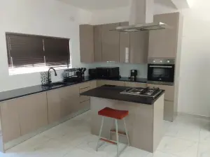 Townhouse/Cluster to Rent in Newlands