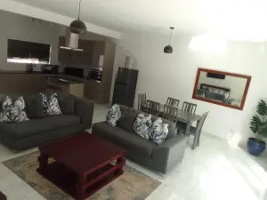 Townhouse/Cluster to Rent in Newlands