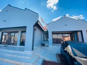 Flat/Apartment to Rent in Bluff Hill