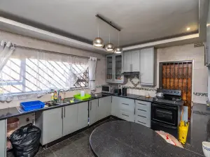 Flat/Apartment to Rent in Meyrick Park