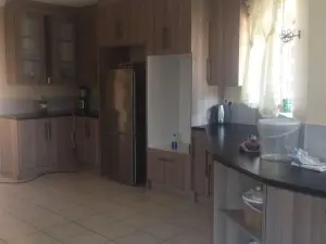 3 Bedroom House to Rent in Monavale