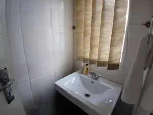 3 Bedroom Cottage/Garden Flat to Rent in Avondale