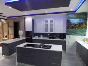 7 Bedroom House to Rent in Rolf Valley