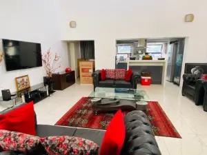 4 Bedroom House to Rent in Arlington