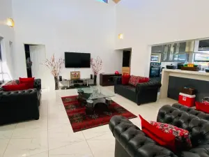 4 Bedroom House to Rent in Arlington