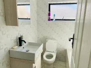 4 Bedroom House to Rent in Arlington